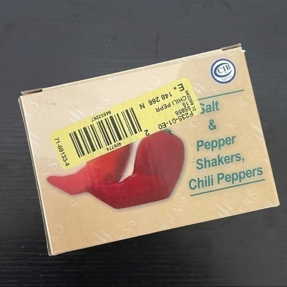 $15 SALE Ceramic Red Chili Pepper Salt & Pepper Shakers CYPRESS HOME - Picture 3 of 5